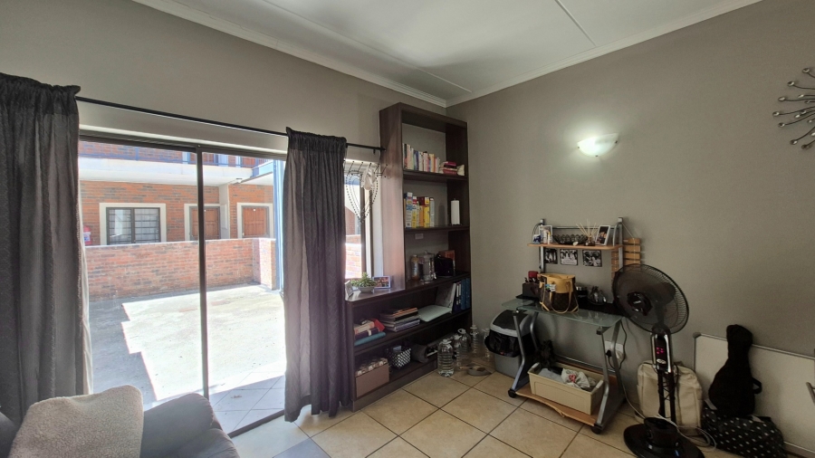 1 Bedroom Property for Sale in Die Bult North West